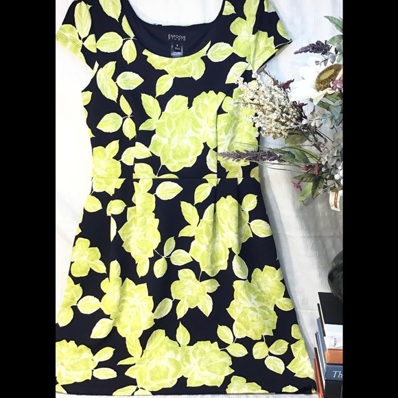 Enfocus Studio Dresses & Skirts - Yellow and blue cap sleeve scoop neck dress 8